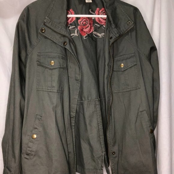 Floral Embroidered Light Jacket - Picture 3 of 3